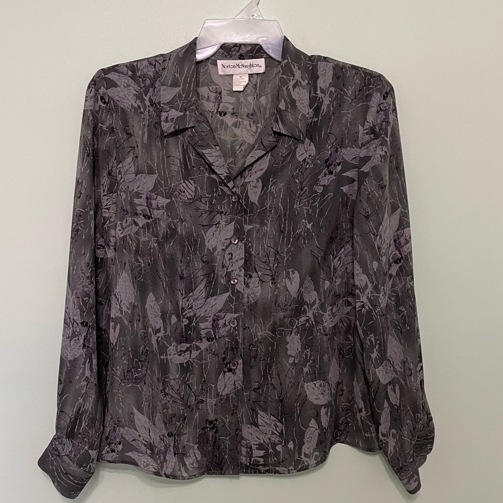 Norton McNaughton blouse. 100% polyester light and airy size 14